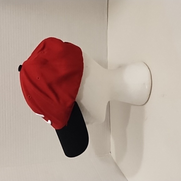 Cincinnati Red Sox Adjustable Strap Red Baseball Cap One Size Fits Most - Picture 6 of 10